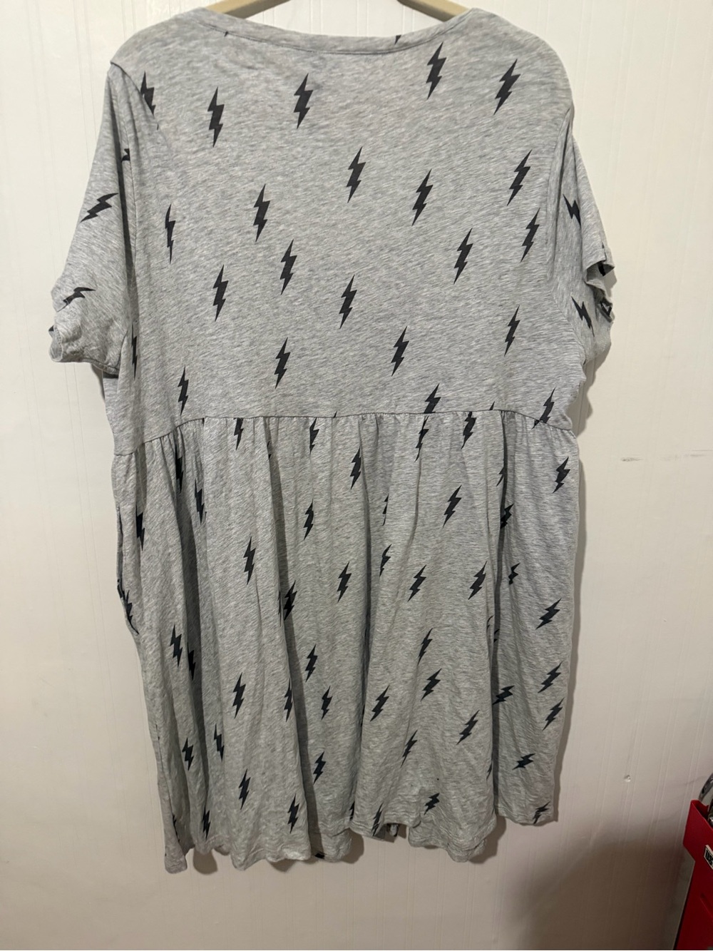 torrid Heather Gray Dress with Black Lightning Print Size 1 - Picture 2 of 4